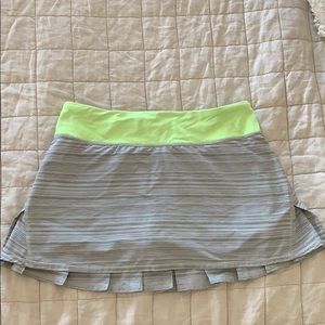 Size 6 lululemon tennis skirt